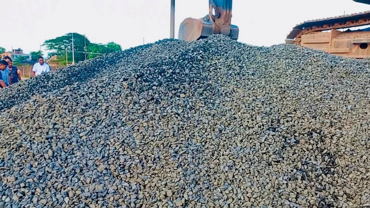 হিলি স্থলবন্দর দিয়ে ফের পাথর আমদানি শুরু