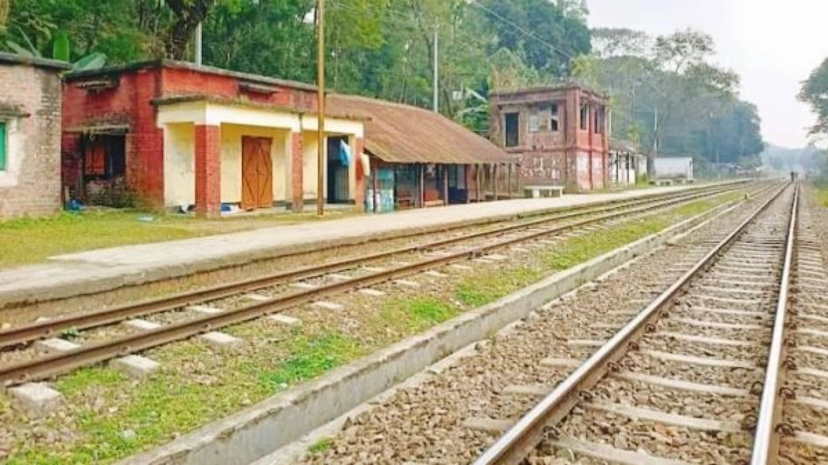 সিগন্যাল অচল ক্রসিংয়ে দেরি