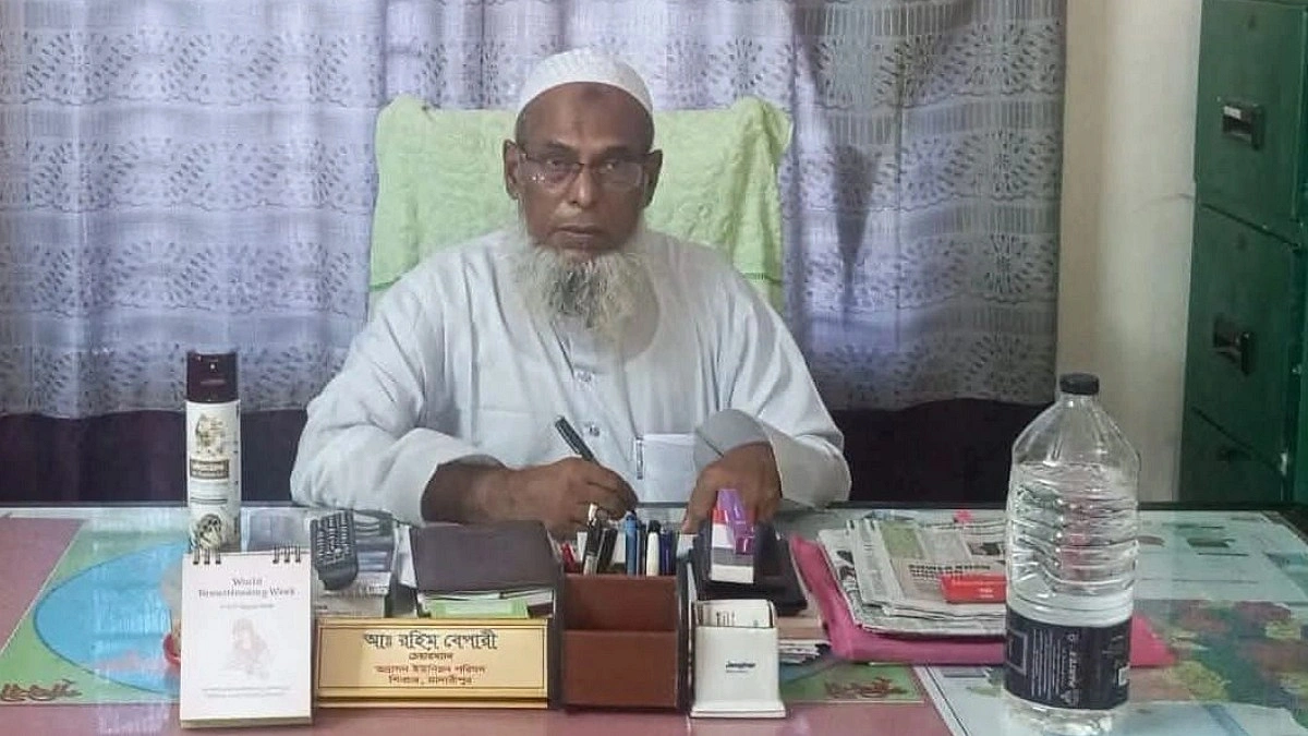 মাদারীপুরে ইউপি কার্যালয় থেকে চেয়ারম্যান গ্রেপ্তার