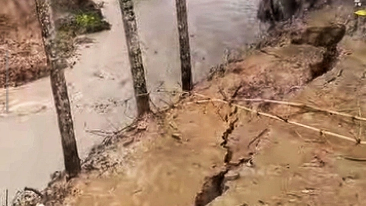 পাহাড়ি ঢলে খাল-ছড়ার পাড়ে ভাঙন, ঝুঁকিতে ঘরবাড়ি-সড়ক