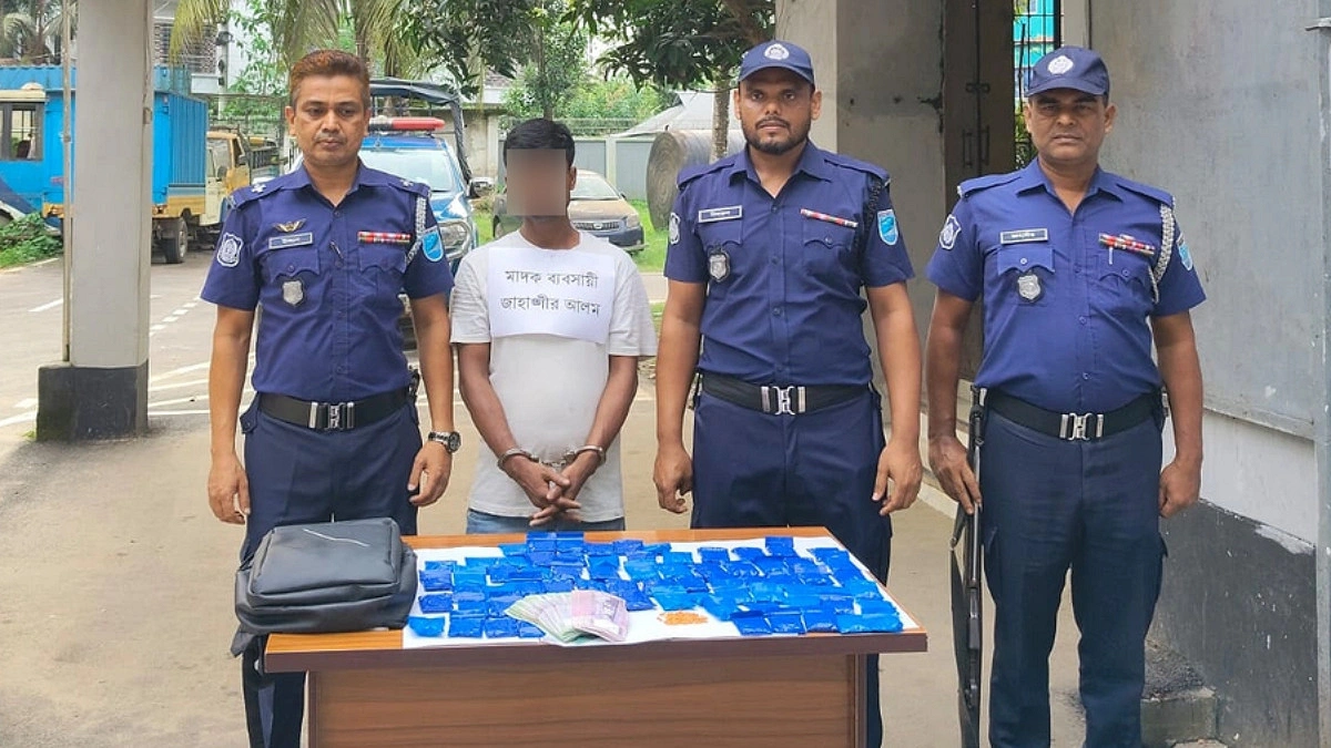 শ্রীপুরে ১৪ হাজার ৪০০ পিস ইয়াবাসহ গ্রেপ্তার মাদক মামলার আসামি