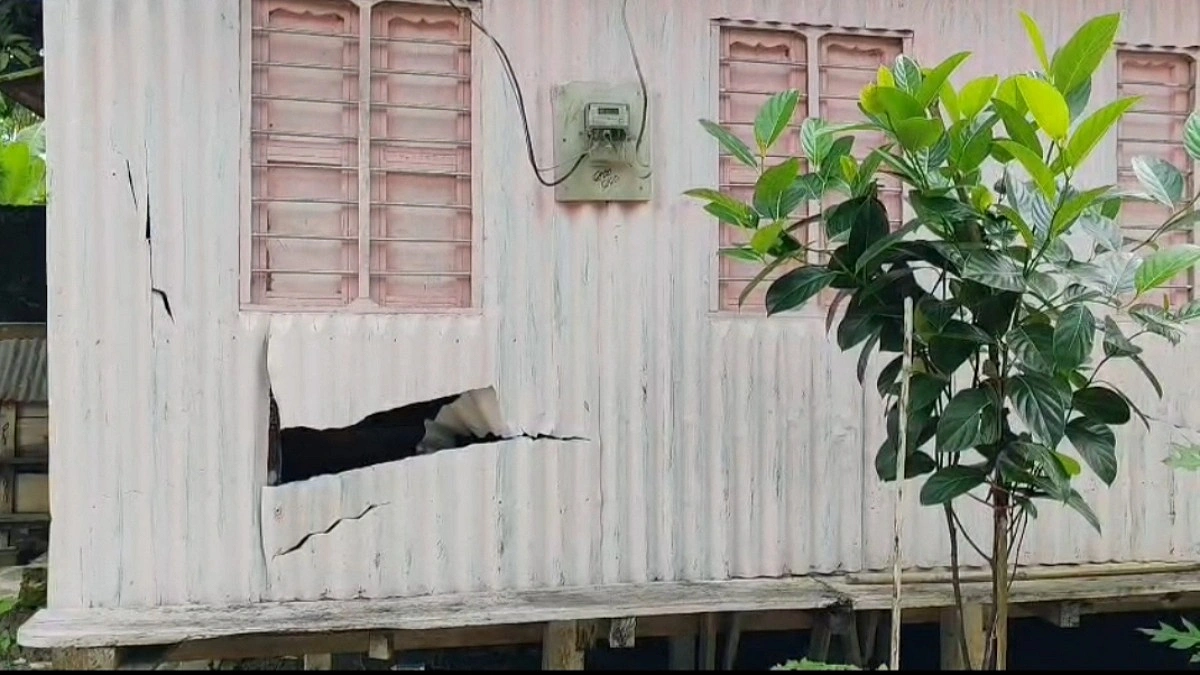 টাকা চাওয়ায় পাওনাদারের বাড়িতে হামলার অভিযোগ
