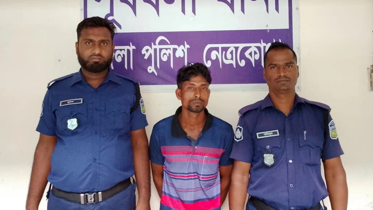 ইটে বাঁধা মৃত নবজাতকের মা ১২ বছরের কিশোরী