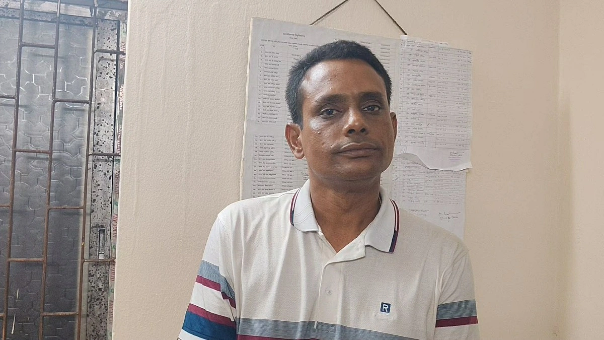 জাবিতে গোপনে নারী শিক্ষার্থীর ছবি তোলার সময় যুবদল নেতা আটক
