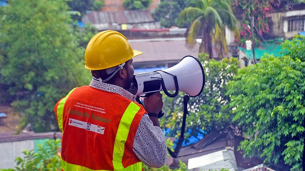 পাহাড়ধসে নিহত ১, আহত ২