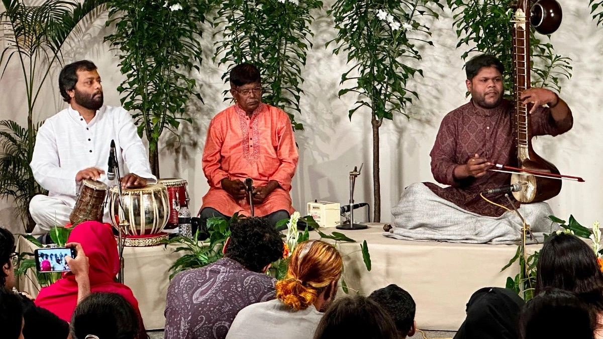 যন্ত্রসংগীতে বাংলা গানের বৈচিত্র্য তুলে ধরল ছায়ানটের ‘শ্রোতার আসর’