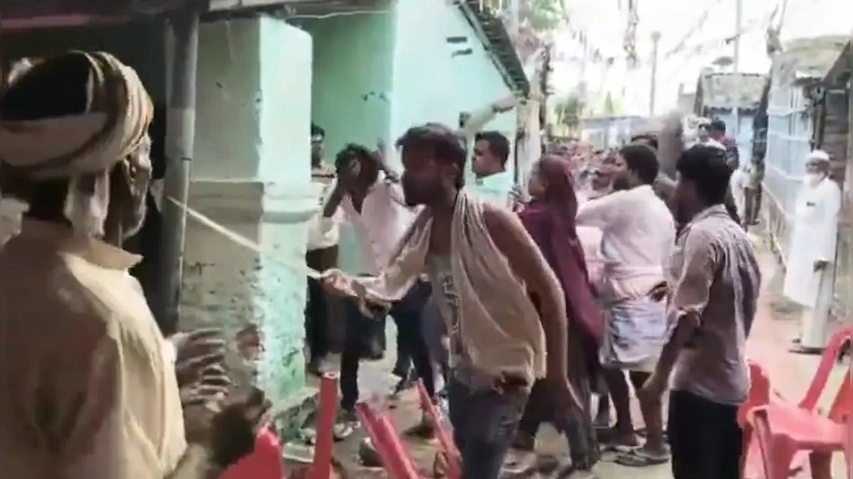 কথা ছিল খাসির, দেওয়া হলো মুরগি—বিয়েবাড়িতে তুমুল মারামারি