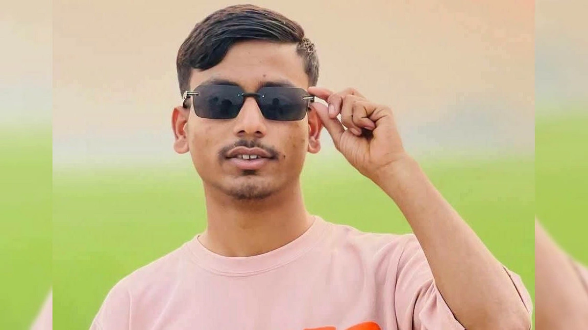 ফ্লাইওভার থেকে ছিটকে পড়ে বাইকারের মৃত্যু