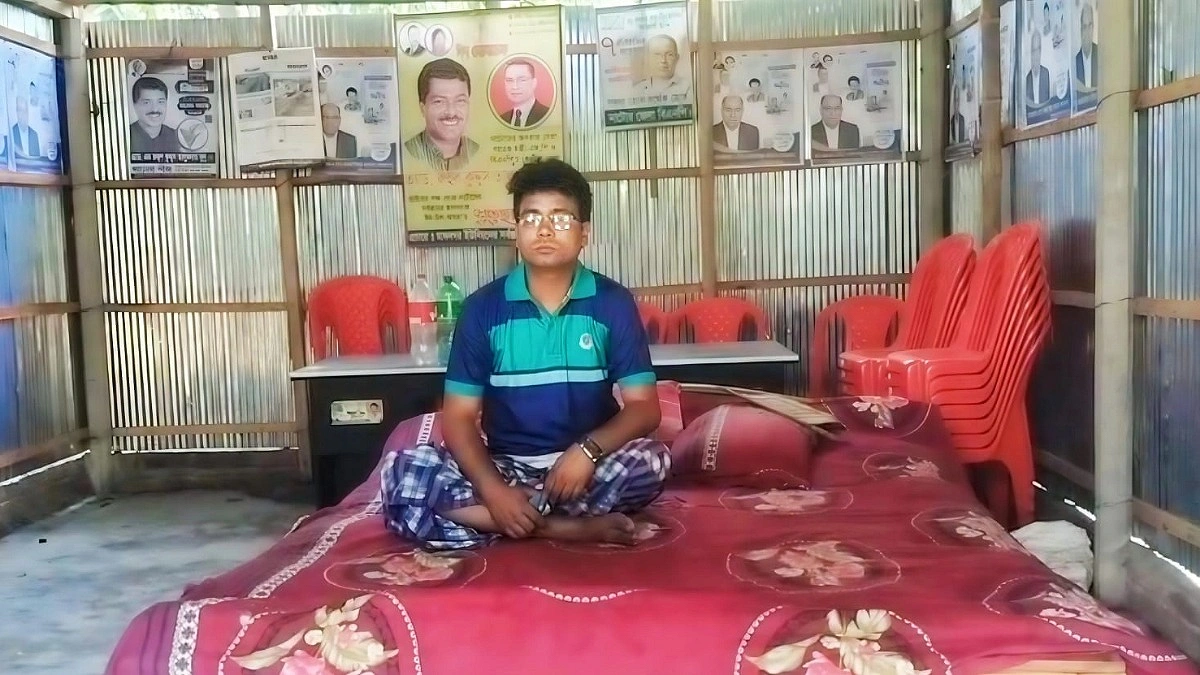 ছেড়ে গেছেন স্ত্রী, তবুও ছাড়েননি দল : বিএনপি নেতার আশ্রয় দলীয় অফিসে