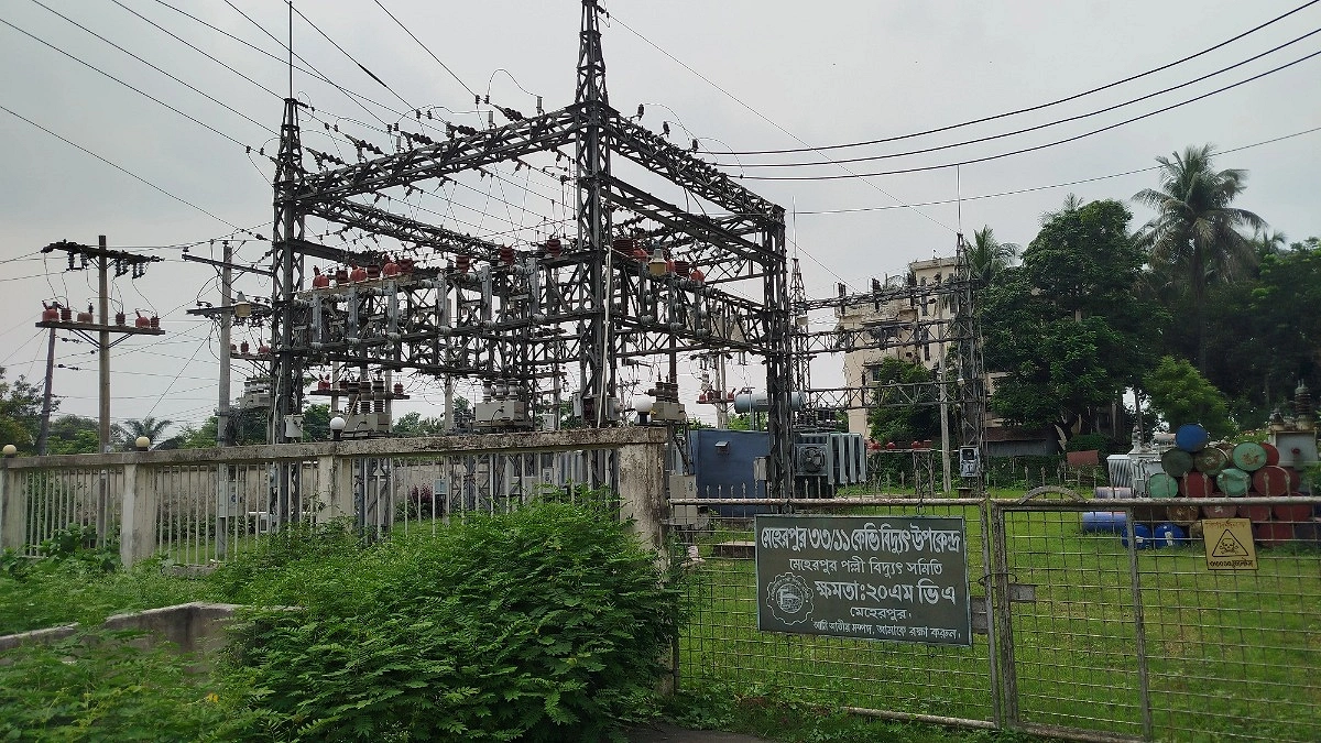 দিনে ৫-৬ ঘণ্টা লোডশেডিং, দুর্ভোগে অতিষ্ঠ মানুষ