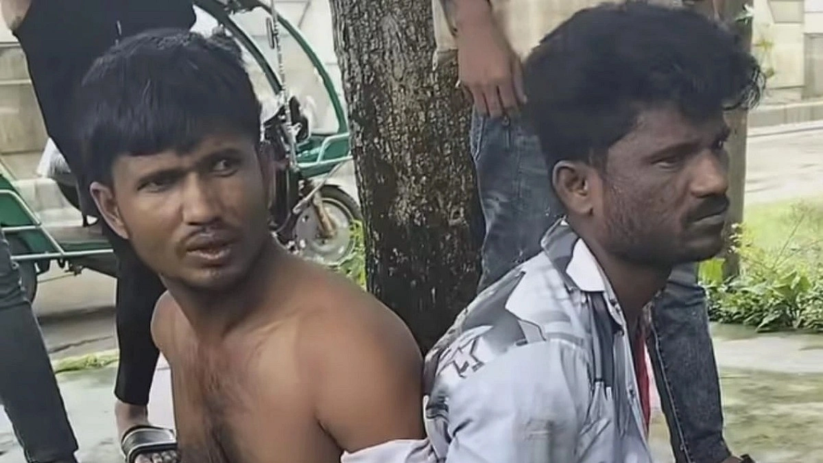 শিশু অপহরণকালে আটক ২ যুবক, থানায় সোপর্দ