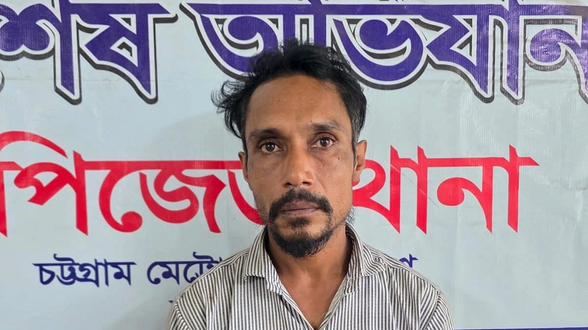 কথায়-কথায় ছুরি মারেন ‘দুর্ধর্ষ’ রিয়াজ