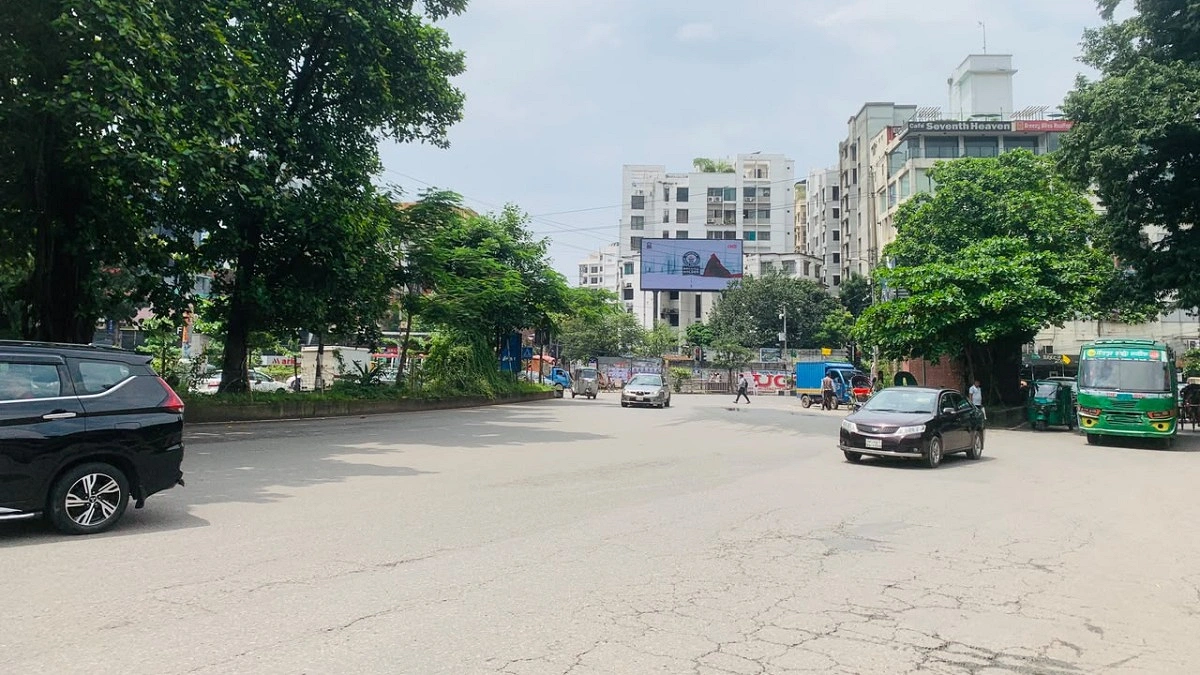 ছুটির দিনে ঢাকার রাস্তা ফাঁকা