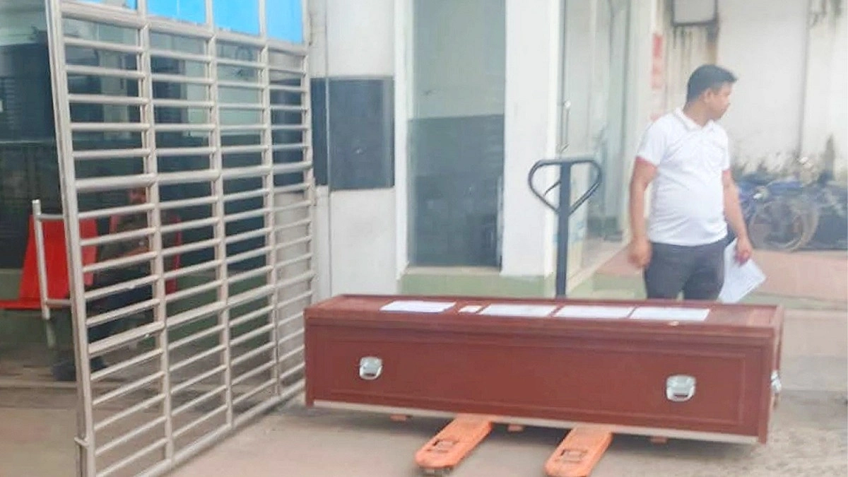 ‘আমার পুতের কোনো দোষ আছিল না, খালি কষ্টের ট্যাকা ফেরত চাইছিল’