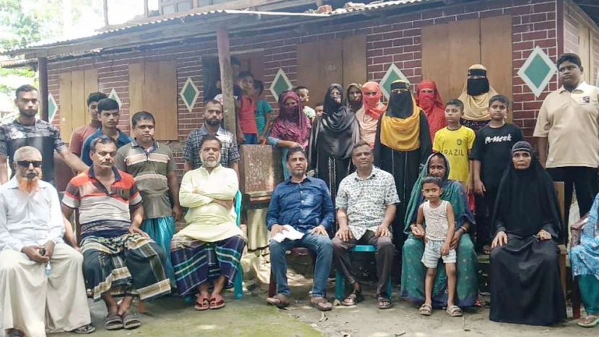 একই পরিবারের ১২ জনের বিরুদ্ধে মামলা