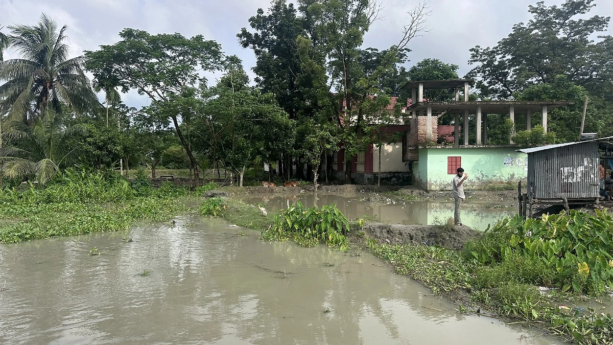 নদীগর্ভে বিলীনের পথে বাউফলের ৩ প্রাথমিক বিদ্যালয়