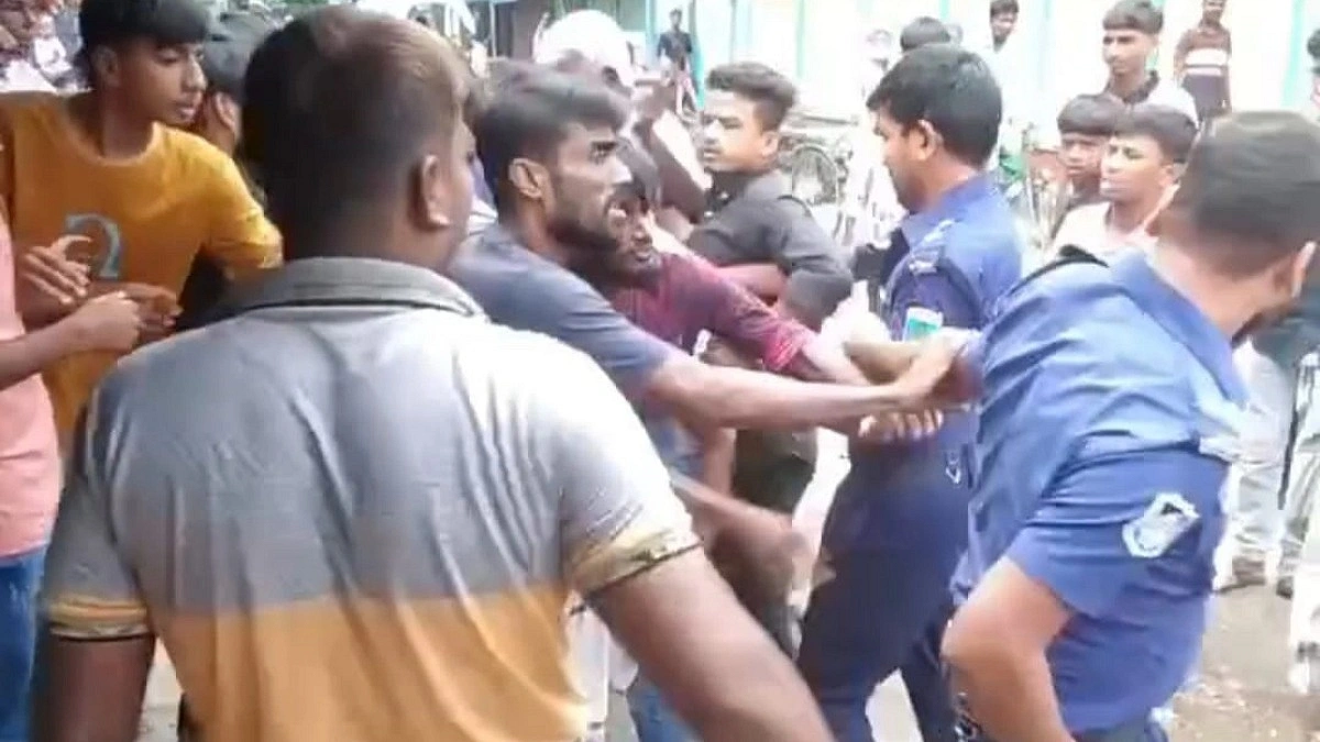 গ্রেপ্তার যুবলীগ নেতাকে ছিনিয়ে নিল আ.লীগের কর্মীরা