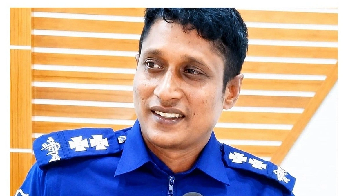 ফল কিনতে এসে ফোন চুরি, শাস্তি পেলেন পুলিশ কর্মকর্তা