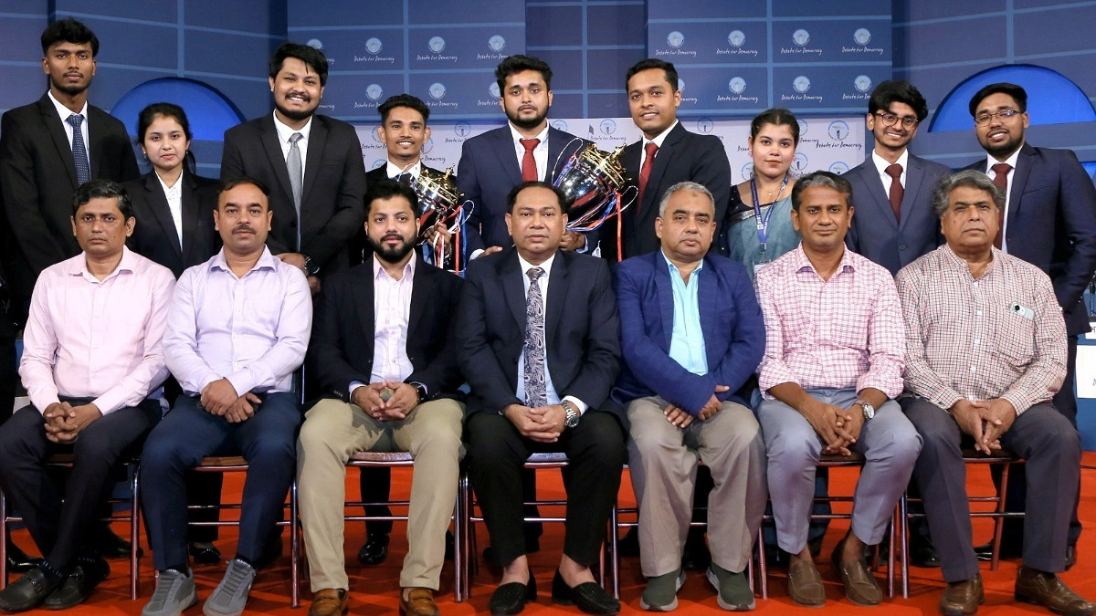 শেখ হাসিনার দেশে ফেরার ঘোষণা রাজনৈতিক ভাঁওতাবাজি