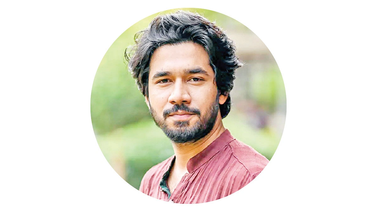 দুর্ঘটনায় আহত খায়রুল বাসার