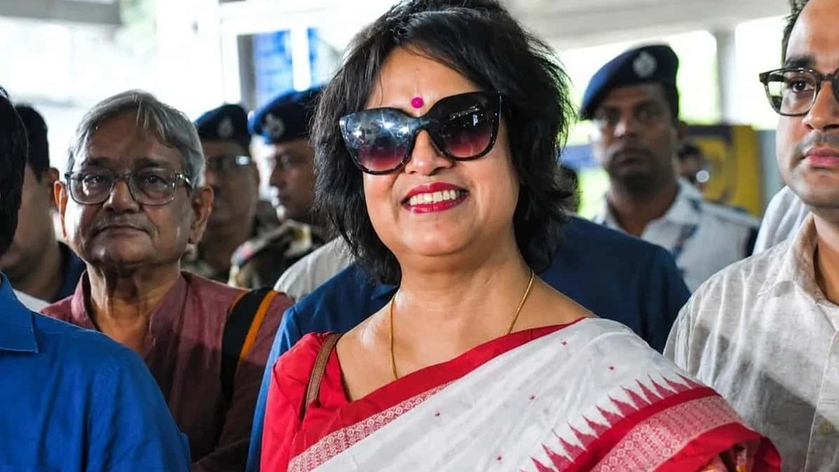 আমাকে দেশ থেকে সরালেও আমার ভেতর থেকে দেশকে সরাতে পারেনি