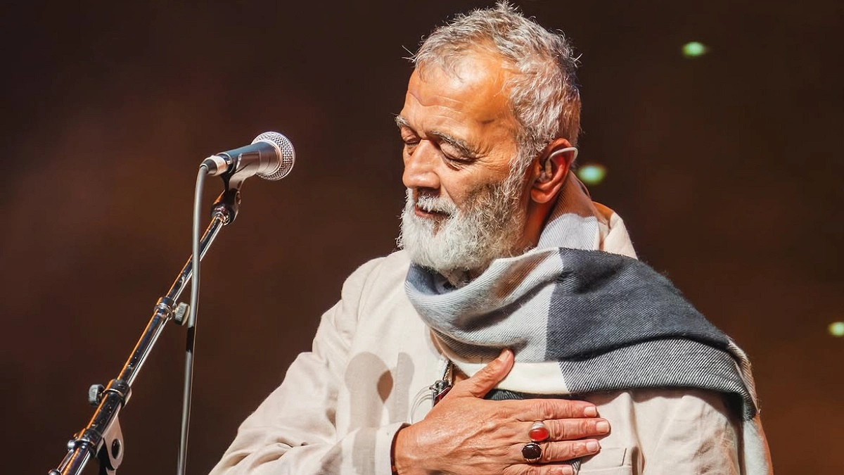 ‘যেখানেই মারা যাই, সেখানেই দাফন দিও’, কনসার্টে কান্নায় ভেঙে পড়লেন লাকি আলী