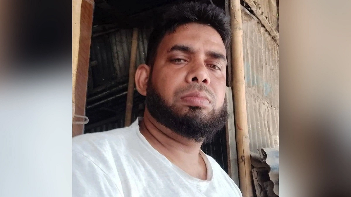 বন্ধ দোকান থেকে আদম ব্যবসায়ীর অর্ধগলিত মরদেহ উদ্ধার