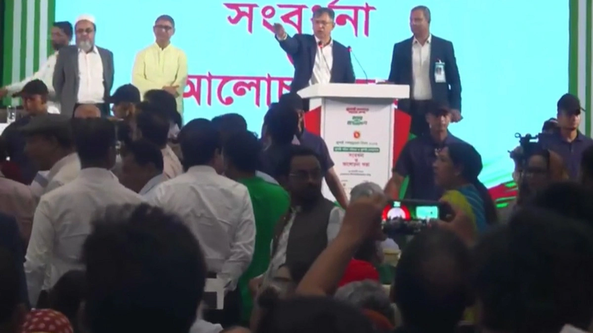 রাষ্ট্রপতির সামনেই হট্টগোল, বেরিয়ে গেলেন এনসিপি নেতারা