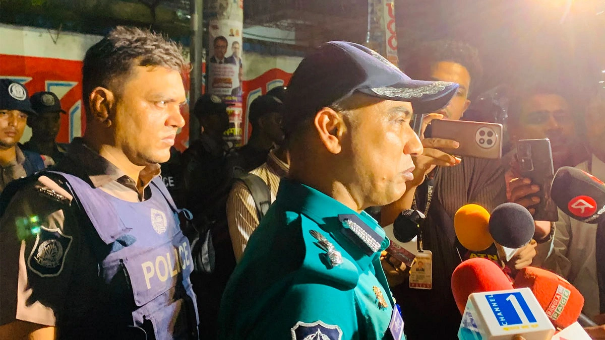 কথা বলছিলেন ডিএমপির যুগ্ম কমিশনার মোহাম্মদ মহিদুল ইসলাম- আগামীর সময়