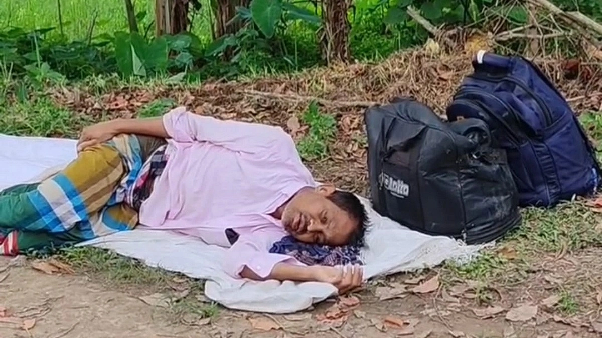 অসুস্থ স্বামীকে রাস্তায় ফেলে গেলেন স্ত্রী