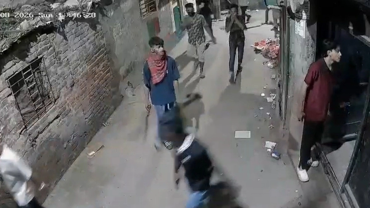 তিন অস্ত্রধারী শনাক্ত, আত্মগোপনে বিএনপি নেতা