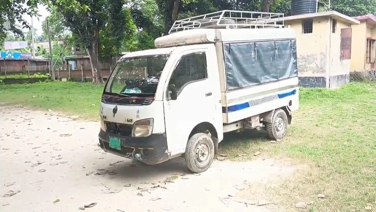 স্কুল ফিডিংয়ের গাড়িচাপায় শিক্ষার্থীর মৃত্যু
