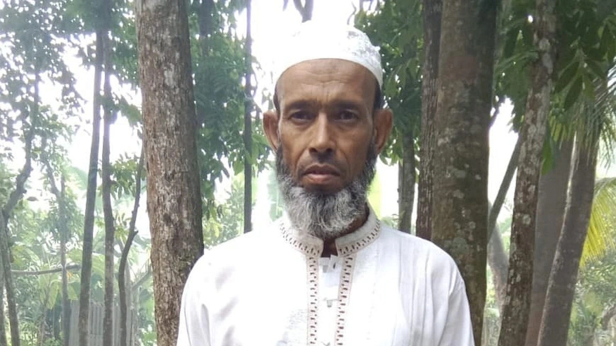 ছেলেকে বাঁচাতে গিয়ে হামলায় প্রাণ গেল বাবার