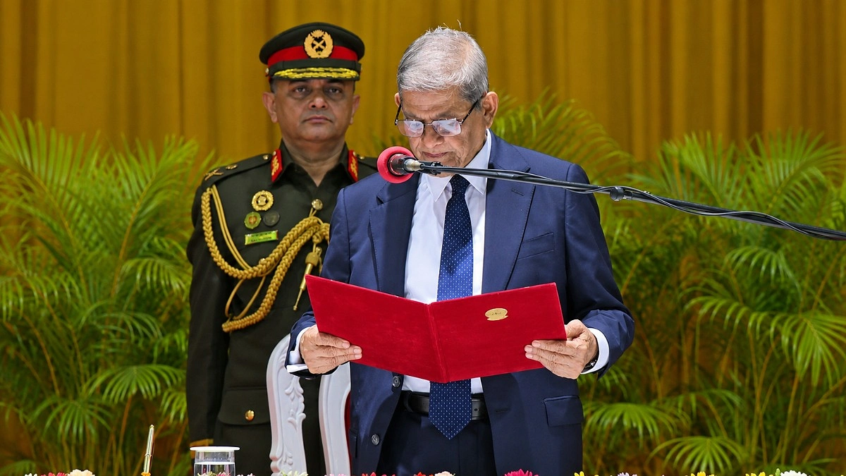 রাষ্ট্রপতির শপথ নিলেন মির্জা ফখরুল ইসলাম