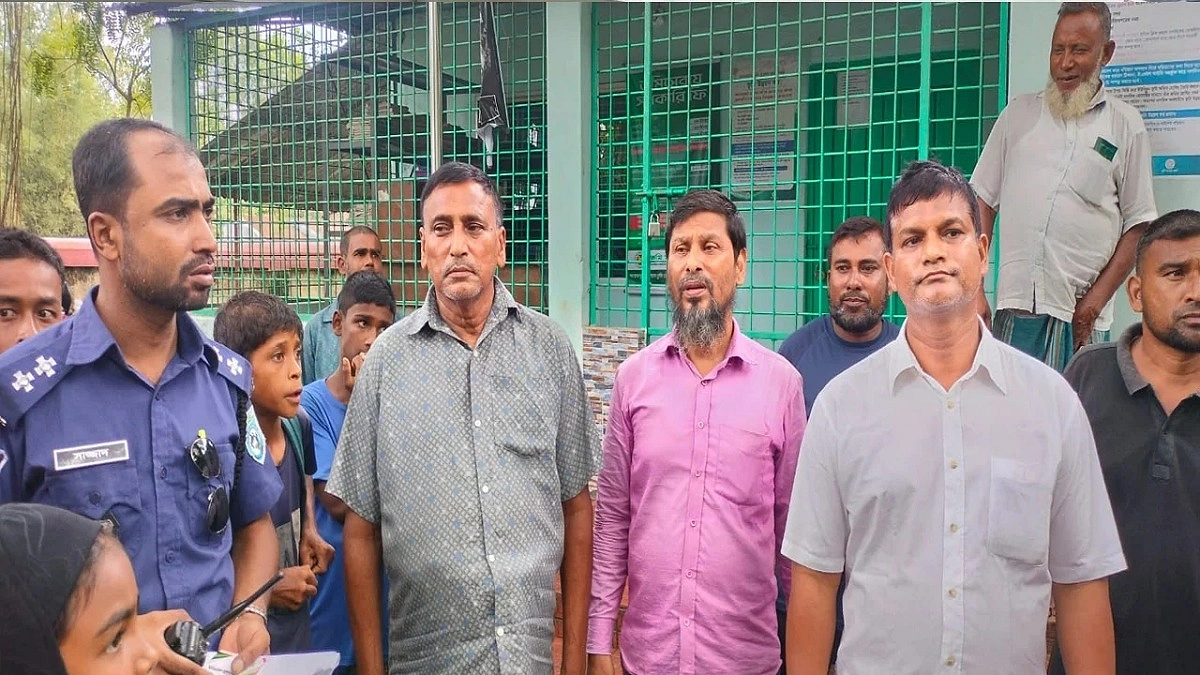তহশিলদার খাজনা নিয়েছেন ৭ হাজার, রশিদে লিখলেন ৭৩৮ টাকা