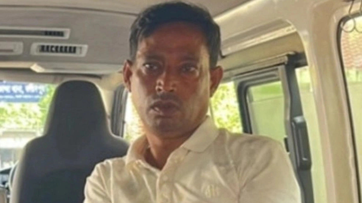 ‘ঘুষ না দেওয়ায়’ ঠিকাদারকে মারধরের অভিযোগ পৌর কর্মকর্তার বিরুদ্ধে