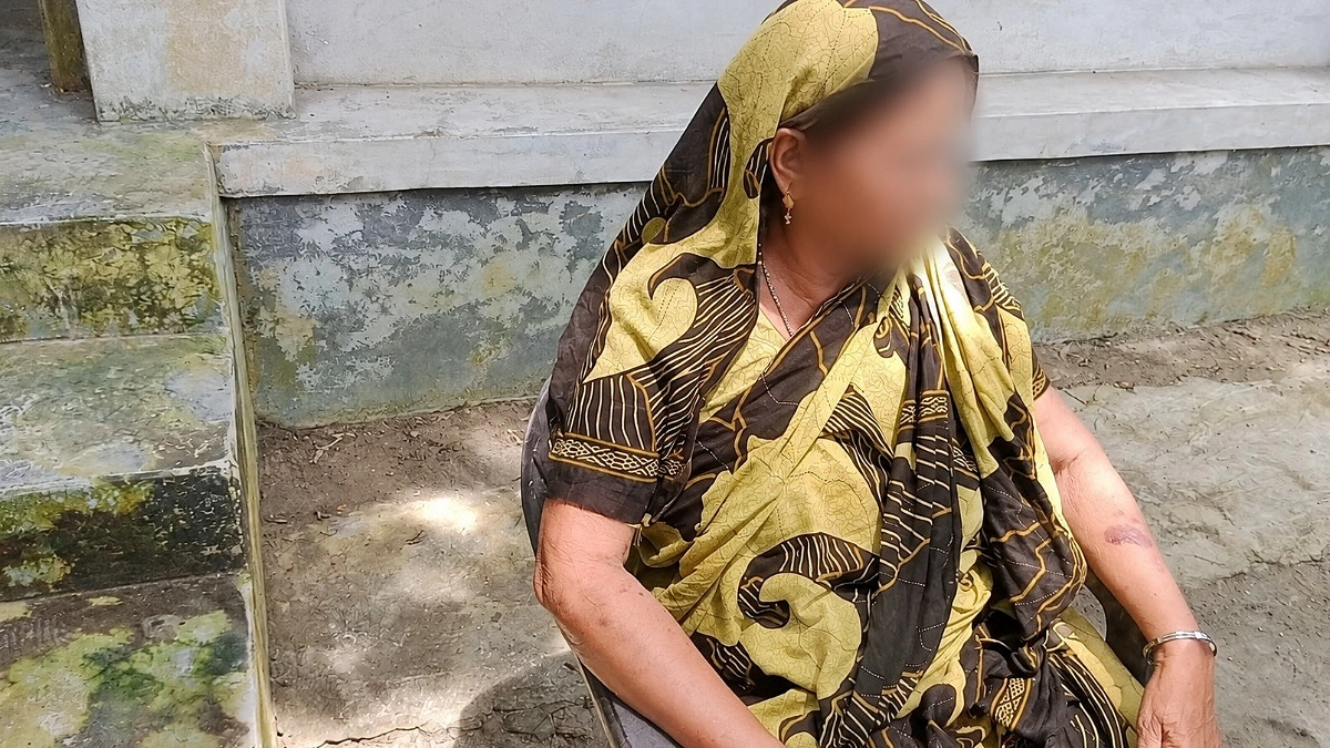 জমি নিয়ে বিরোধে মা-ছেলেকে মারধর, বসতঘর ভাঙচুরের অভিযোগ