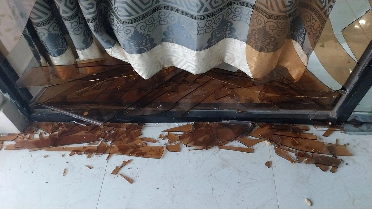 জুলাই-আগস্ট টুর্নামেন্টে দাওয়াত না পেয়ে অধ্যক্ষের কক্ষ ভাঙচুর