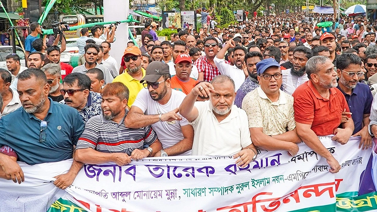 রিজভীর জন্য চট্টগ্রামে যুবদলের আনন্দ মিছিল