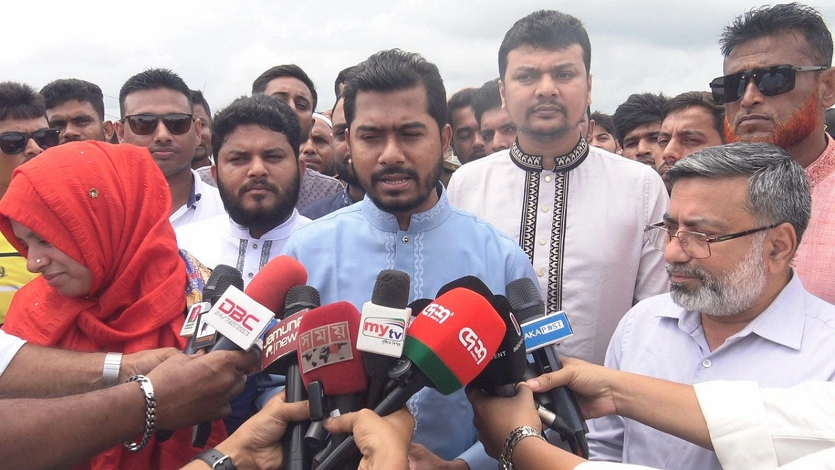বিরোধীদলের বন্ধুরা এই মুহূর্তে আন্দোলনে গেলে দেশের ক্ষতি হবে