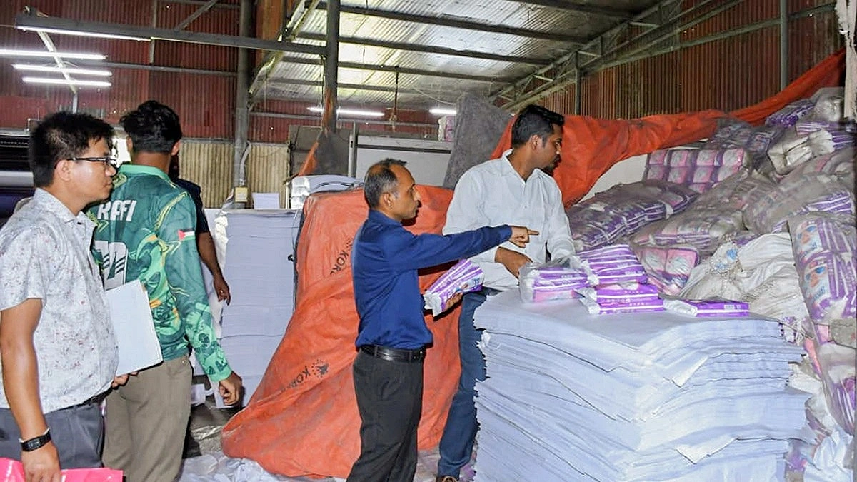 মেয়াদ মুছে নতুন তারিখ বসিয়ে বাজারজাত, ২০ হাজার ডায়াপার ধ্বংস