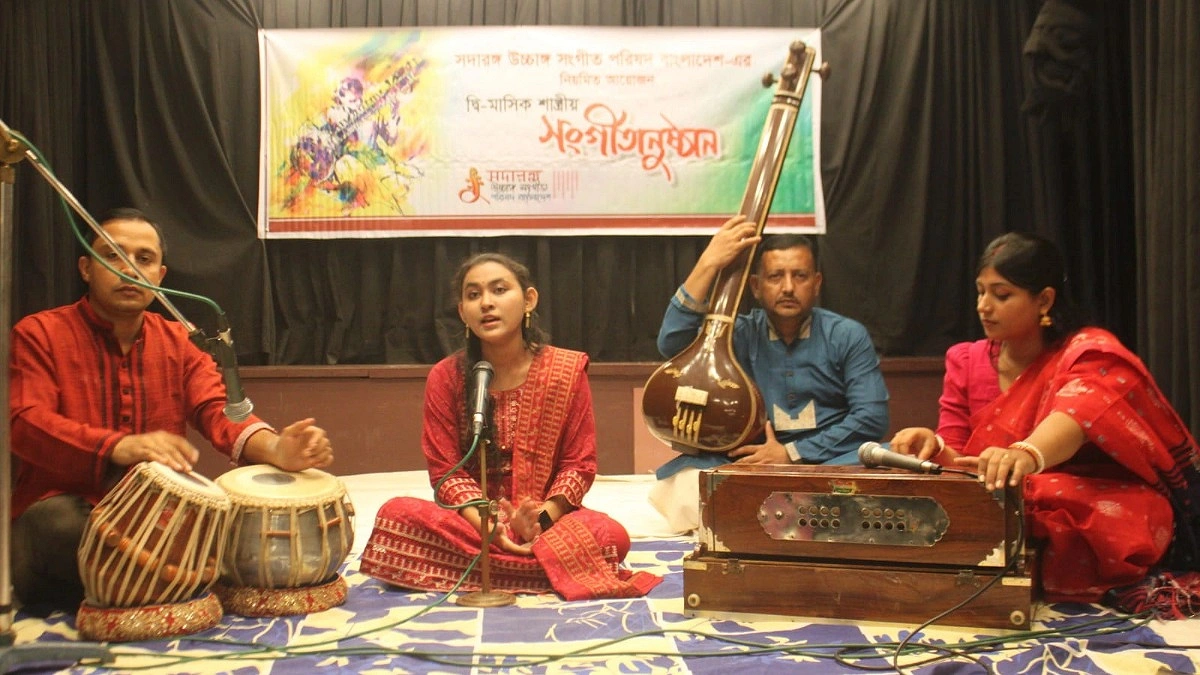 তারানার ধ্বনি-বোলে মুগ্ধ হলভর্তি দর্শক