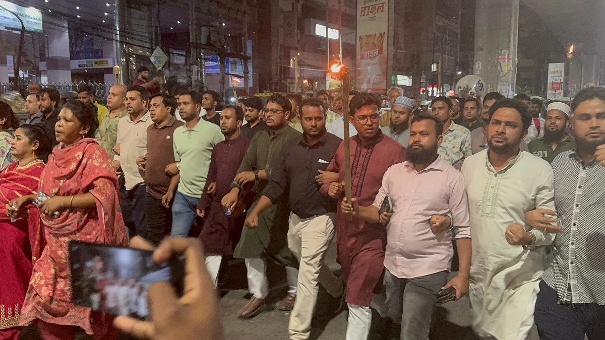 ঢাকায় গণঅধিকার পরিষদের মশাল মিছিল