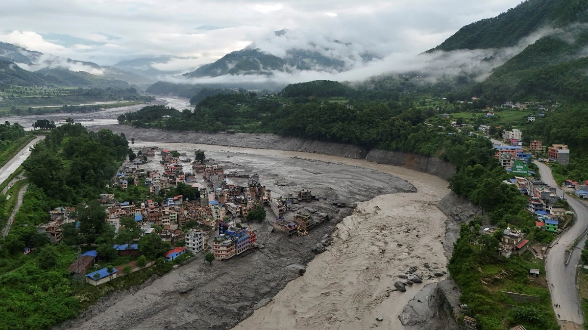 নেপাল সীমান্তে নদীর পানি আটকে হ্রদের সৃষ্টি, ফের আকস্মিক ঢলের শঙ্কা