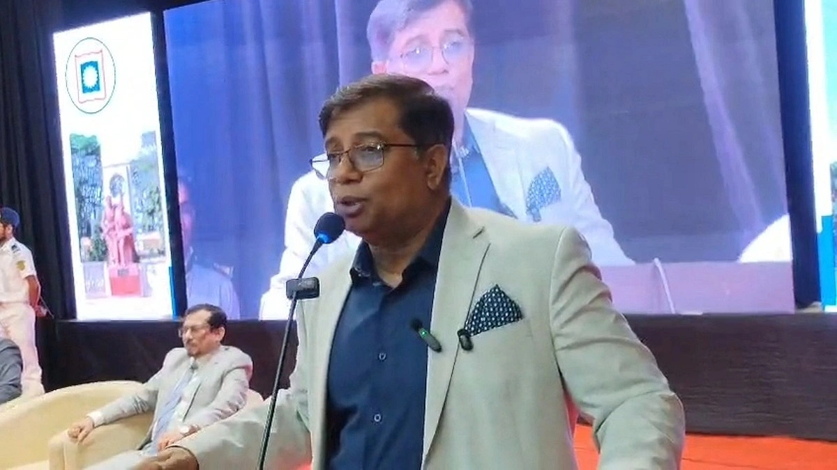 ‘বিশ্ববিদ্যালয় পাঠশালা নয়, মুক্তচিন্তার জায়গা’