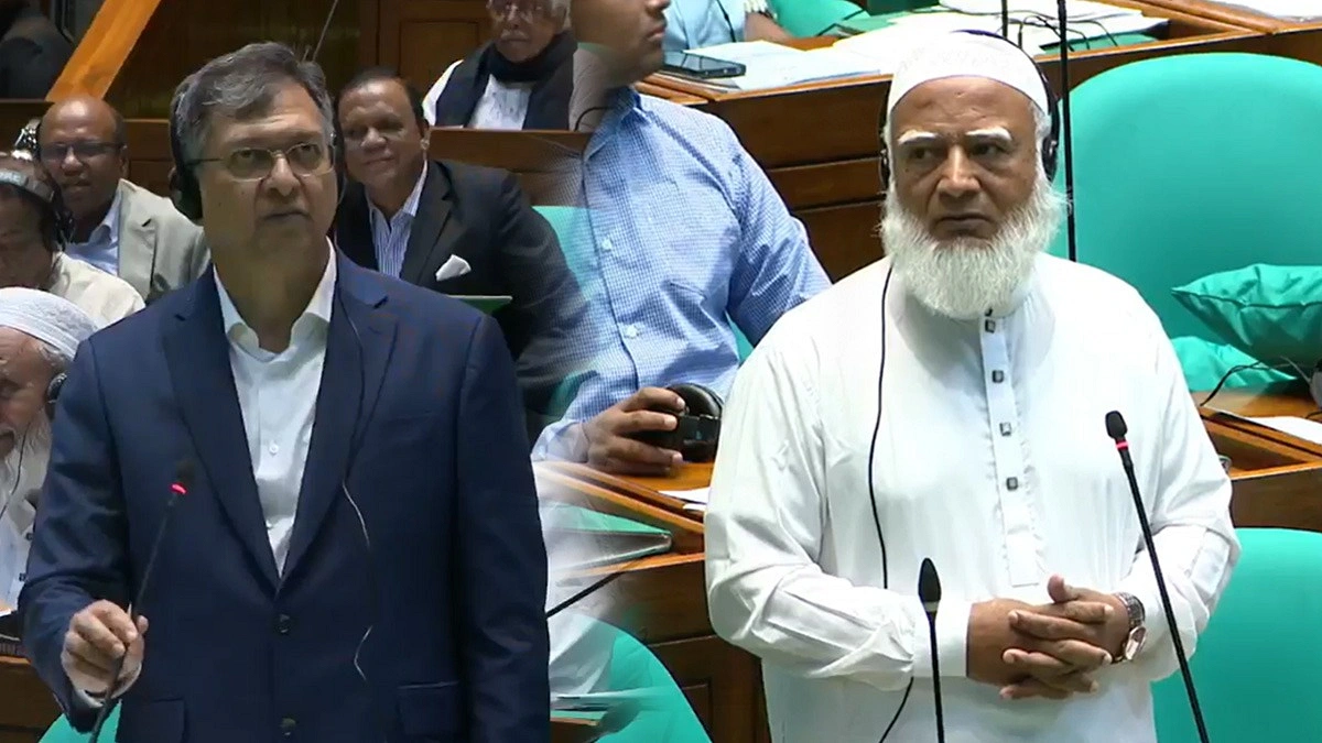 স্বরাষ্ট্রমন্ত্রী নিজেকে কী মনে করেন তা বুঝি না: বিরোধীদলীয় নেতা