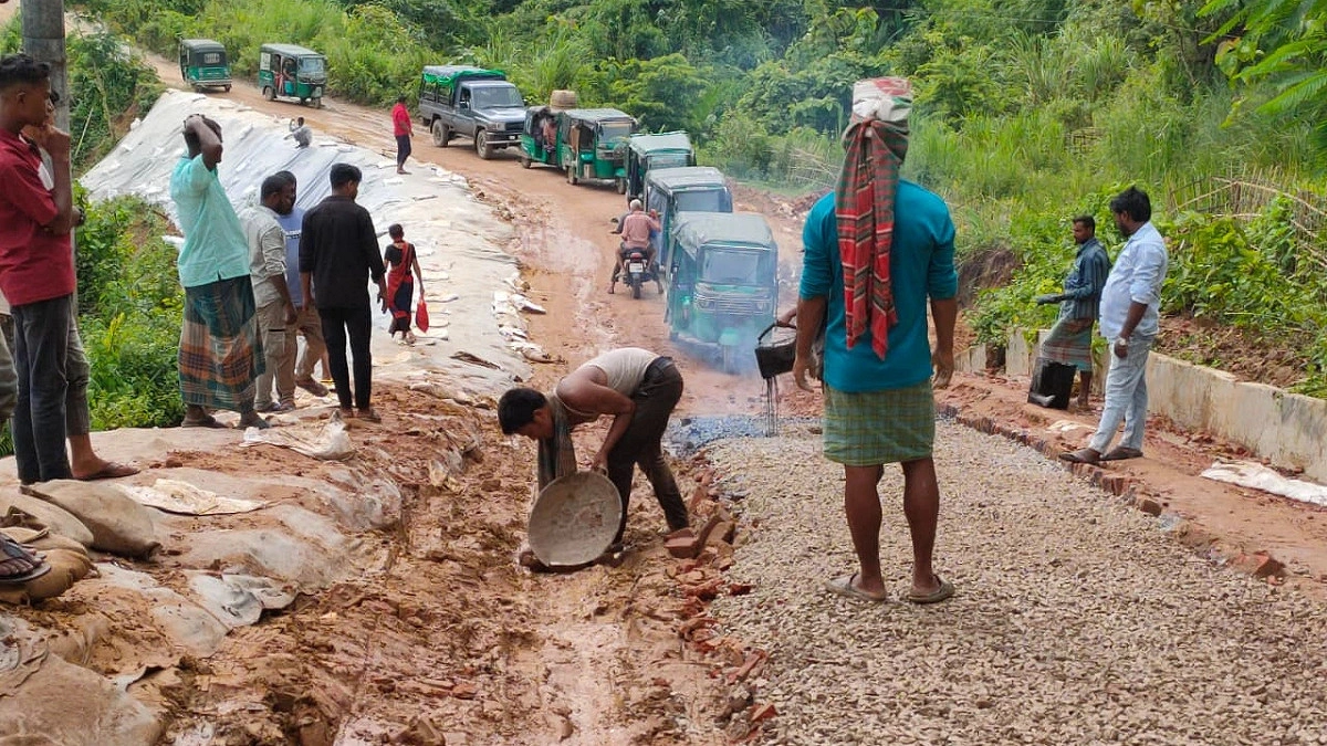 বর্ষা এলেই বাঘাইছড়ি-দীঘিনালা সড়ক মরণফাঁদ