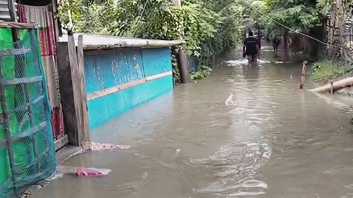 বাগেরহাটে জোয়ার এলেই পানিবন্দি আশ্রয়ণ প্রকল্প