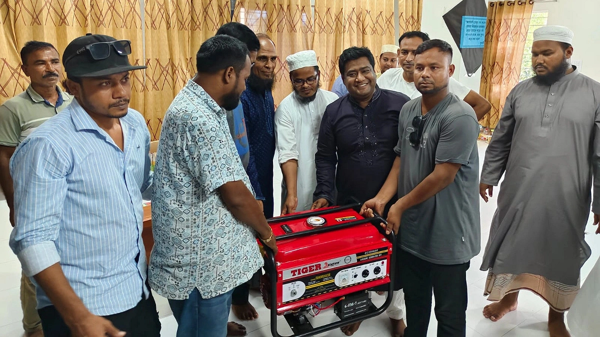 খালেদা জিয়ার জন্মদিনে মাদ্রাসায় জেনারেটর দিলেন বিএনপি নেতা