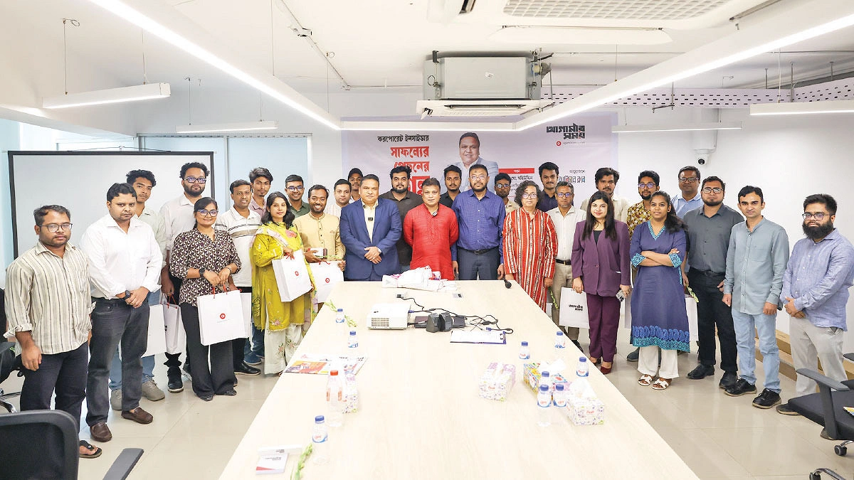 সাফল্যের গল্প শুনলেন আগামীর সময় ক্যারিয়ার ক্লাবের সদস্যরা